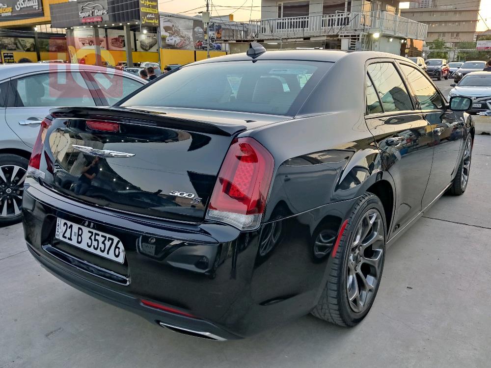 کرایسلەر 300